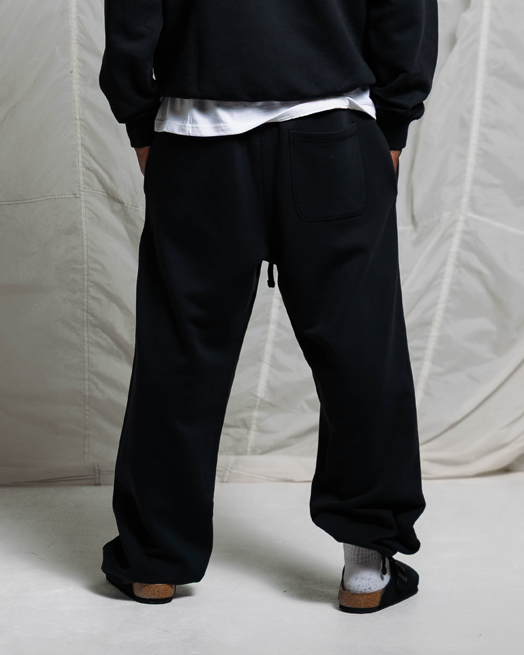 SUPERSTAR ERA BAGGY JOGGER | BLACK