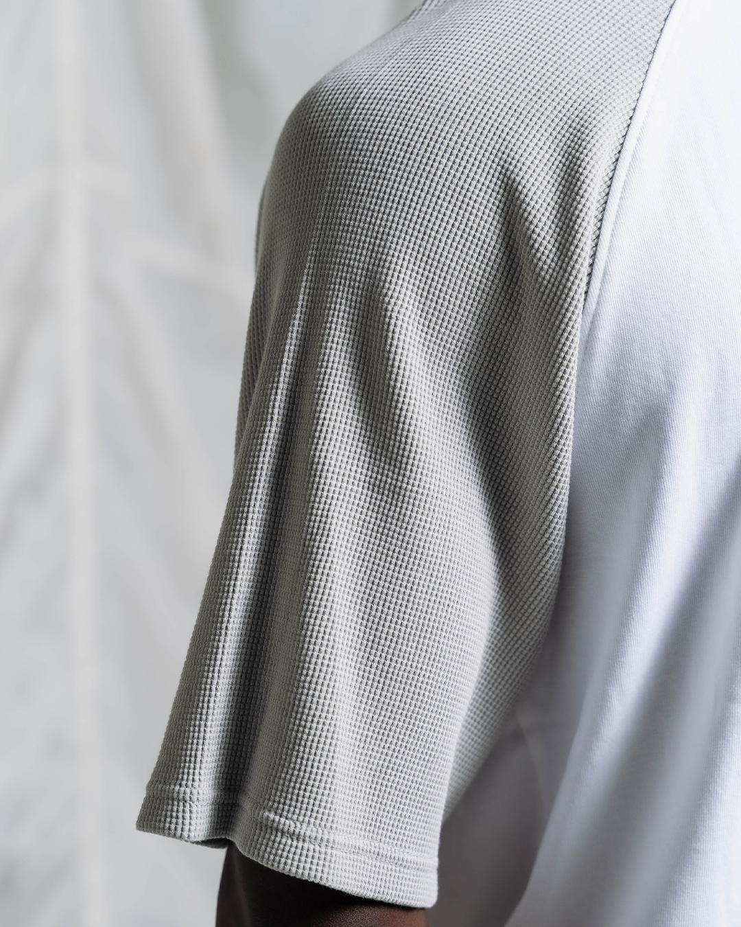 DALLAS RAGLAN WAFFLE T-SHIRT | WHITE/GREY